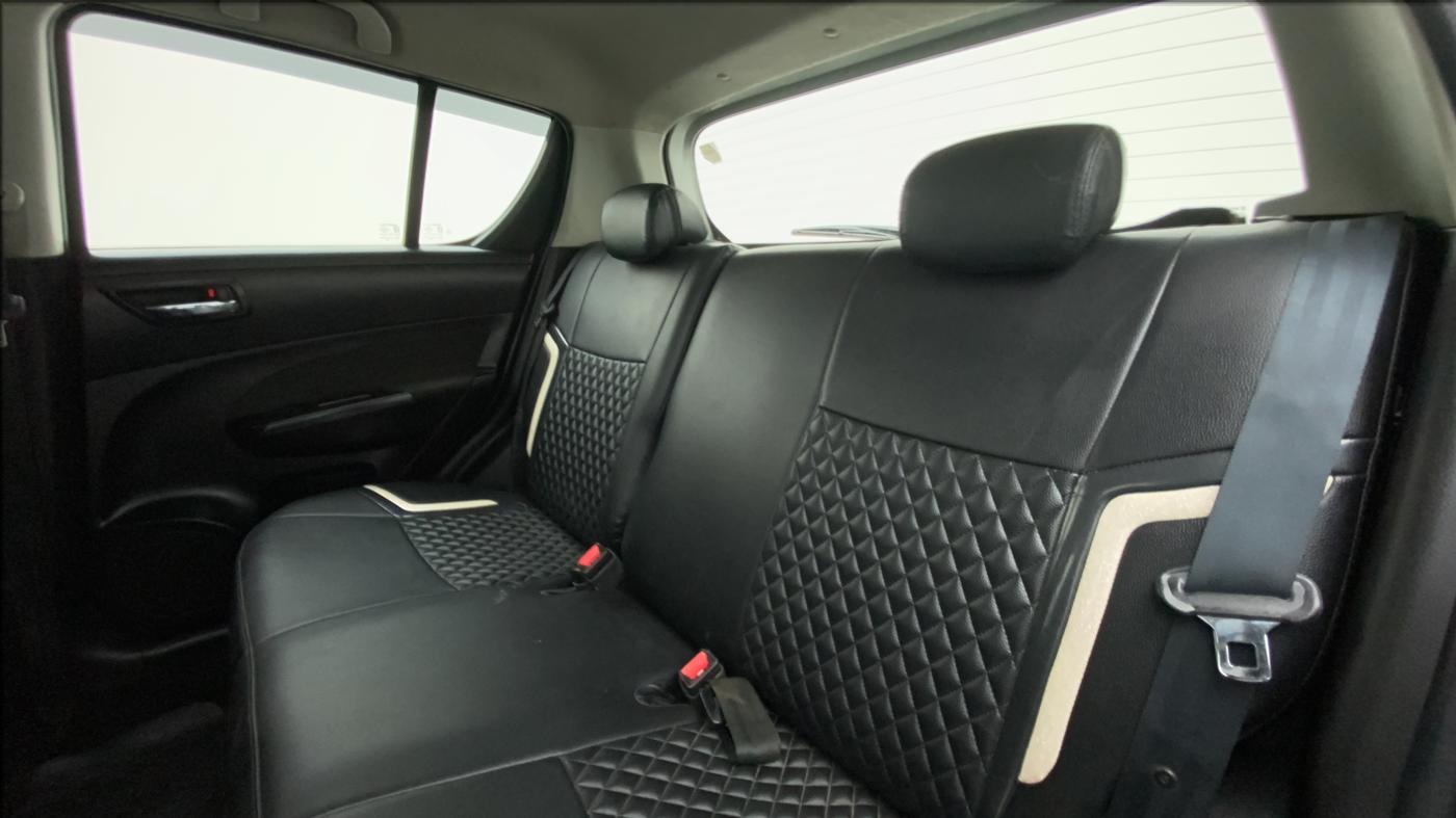 2017 Maruti Swift ZXI D, Petrol, Manual, 33,891 km, Right Side Rear Door Cabin