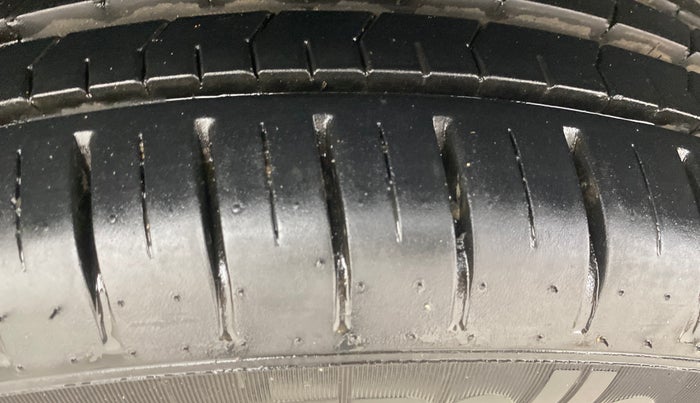 2023 Maruti Baleno ZETA 1.2 AGS, Petrol, Automatic, 13,253 km, Right Rear Tyre Tread