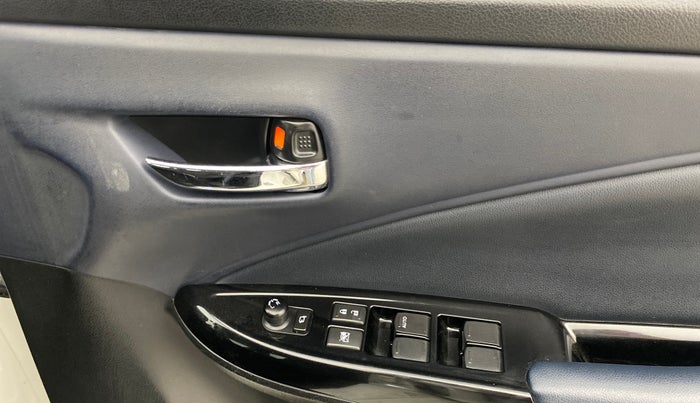 2023 Maruti Baleno ZETA 1.2 AGS, Petrol, Automatic, 13,253 km, Driver Side Door Panels Control