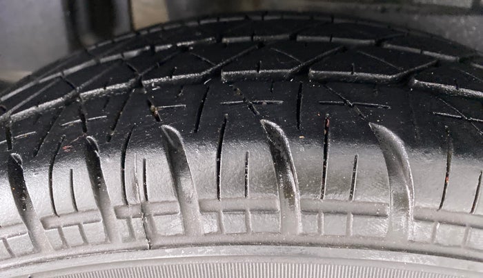 2017 Maruti Dzire VXI, Petrol, Manual, 73,249 km, Right Rear Tyre Tread