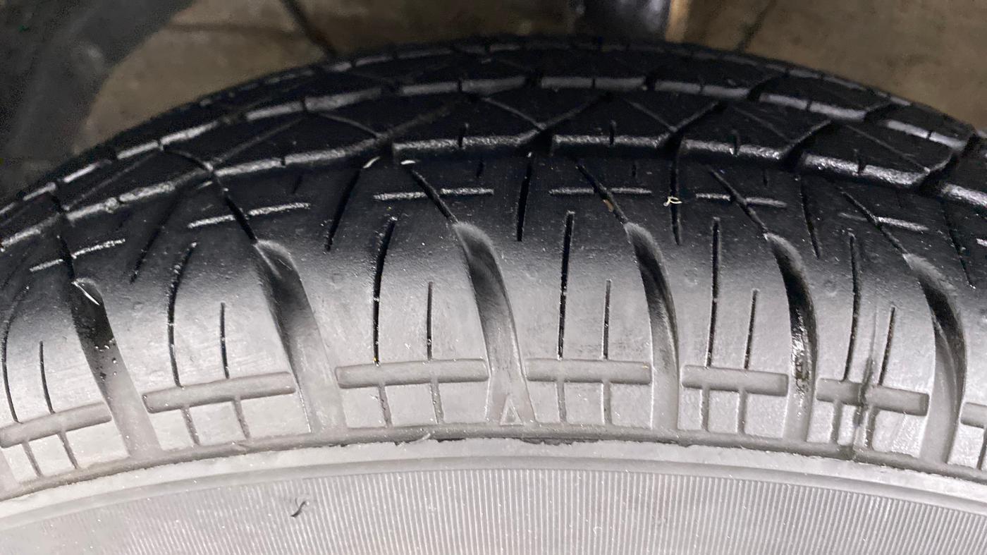 2017 Maruti Dzire VXI, Petrol, Manual, 73,249 km, Left Front Tyre Tread