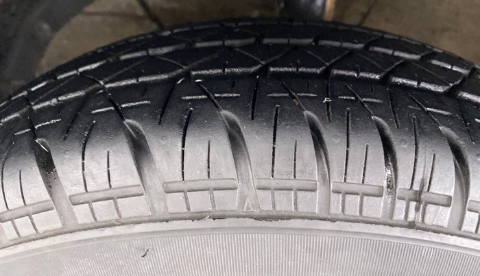 2017 Maruti Dzire VXI, Petrol, Manual, 73,249 km, Left Front Tyre Tread
