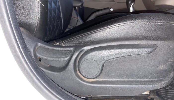 2019 Hyundai Verna 1.6 VTVT SX, Petrol, Manual, 73,350 km, Driver Side Adjustment Panel