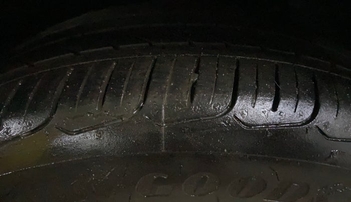 2019 Hyundai Verna 1.6 VTVT SX, Petrol, Manual, 73,350 km, Right Front Tyre Tread