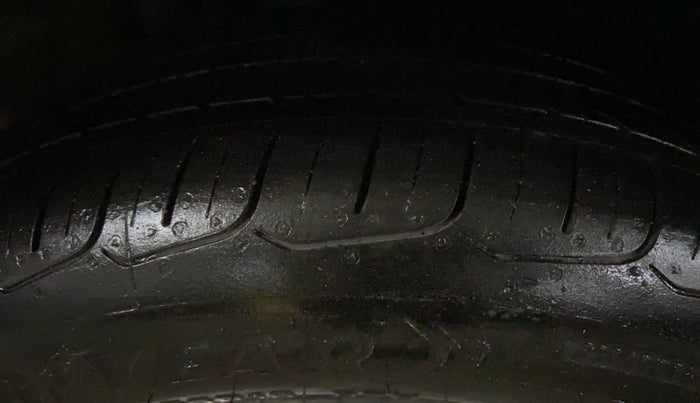 2019 Hyundai Verna 1.6 VTVT SX, Petrol, Manual, 73,350 km, Right Rear Tyre Tread
