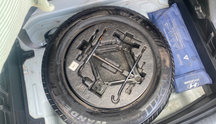 2017 Hyundai Creta E PLUS 1.6 PETROL, Petrol, Manual, 1,05,784 km, Spare Tyre