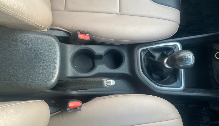 2017 Hyundai Creta E PLUS 1.6 PETROL, Petrol, Manual, 1,05,784 km, Gear Lever