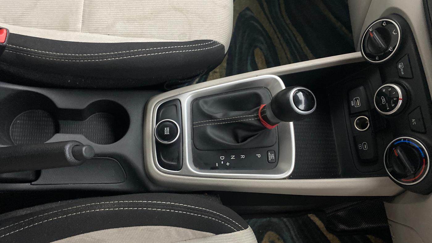 2023 Hyundai VENUE S (O) 1.0 Turbo Petrol DCT, Petrol, Automatic, 20,142 km, Gear Lever