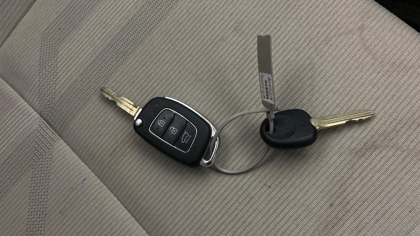 2023 Hyundai VENUE S (O) 1.0 Turbo Petrol DCT, Petrol, Automatic, 20,142 km, Key Close Up