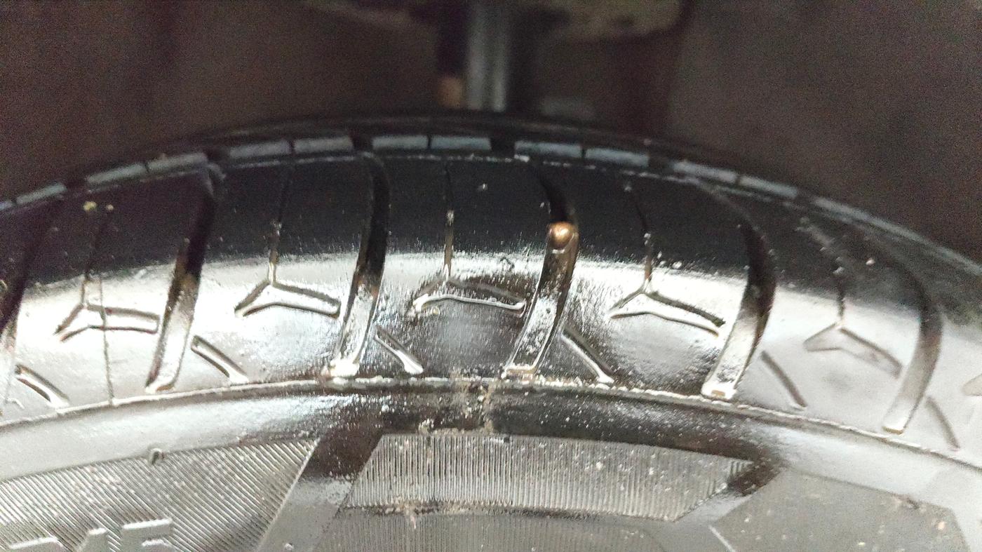 2018 Maruti Swift ZXI AMT, Petrol, Automatic, 67,305 km, Right Front Tyre Tread