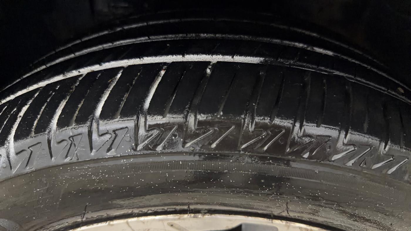 2015 Hyundai Elite i20 ASTA 1.2, CNG, Manual, 77,640 km, Left Front Tyre Tread