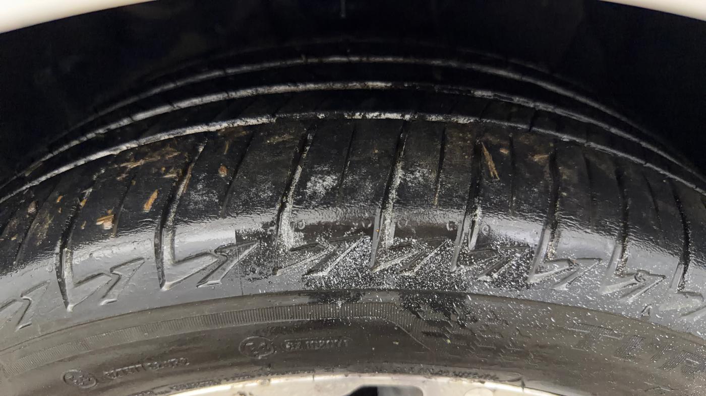 2015 Hyundai Elite i20 ASTA 1.2, CNG, Manual, 77,640 km, Right Front Tyre Tread