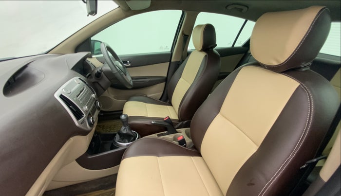 2011 Hyundai i20 SPORTZ 1.2 O, Petrol, Manual, 83,955 km, Right Side Front Door Cabin