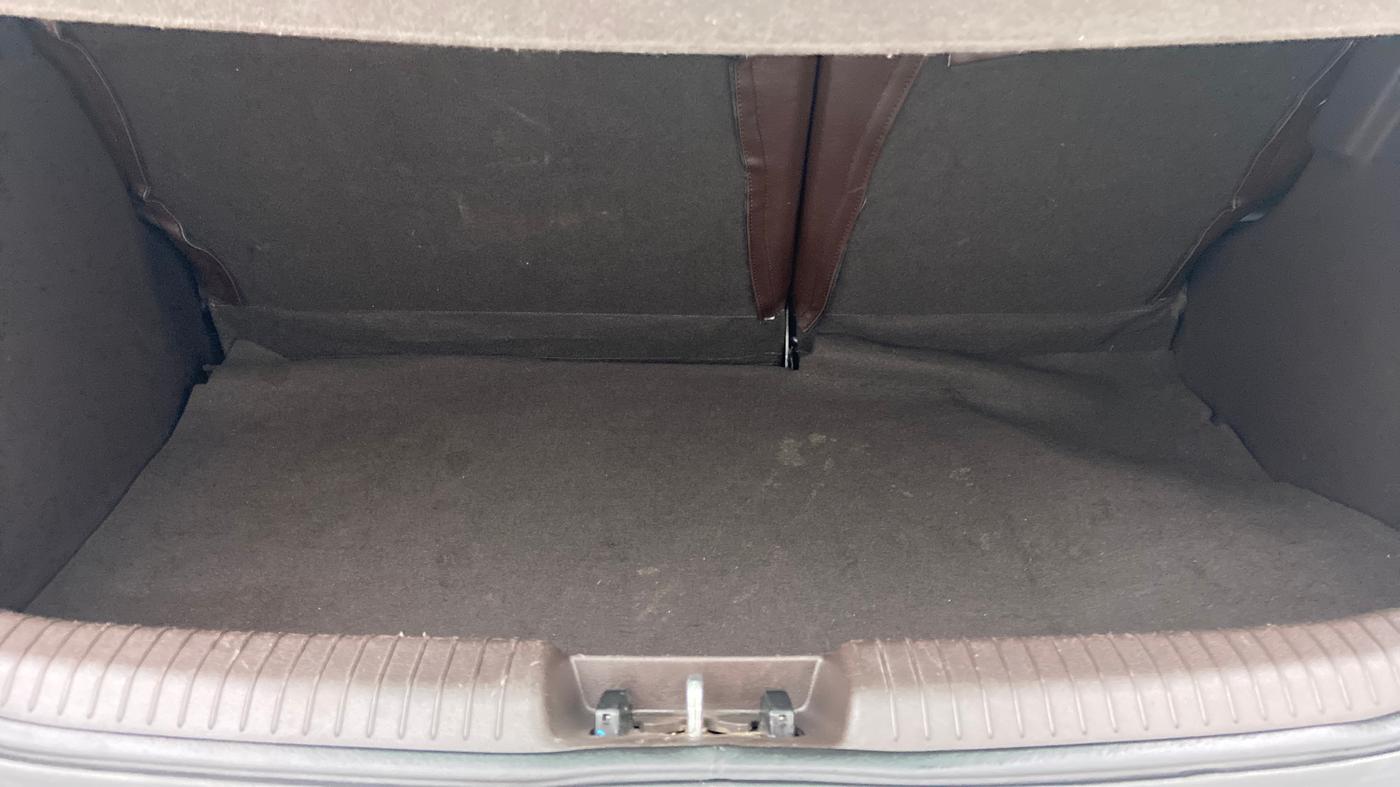 2011 Hyundai i20 SPORTZ 1.2 O, Petrol, Manual, 83,955 km, Boot Inside