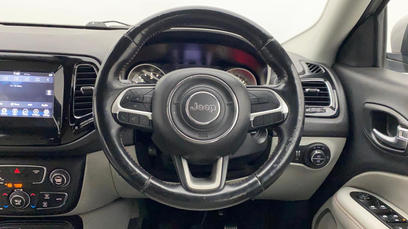 2017 Jeep Compass LIMITED (O) 2.0 DIESEL, Diesel, Manual, 1,38,689 km, Steering Wheel Close Up