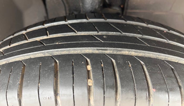 2023 Tata PUNCH ADVENTURE RHYTHM PACK AMT, Petrol, Automatic, 12,658 km, Right Front Tyre Tread