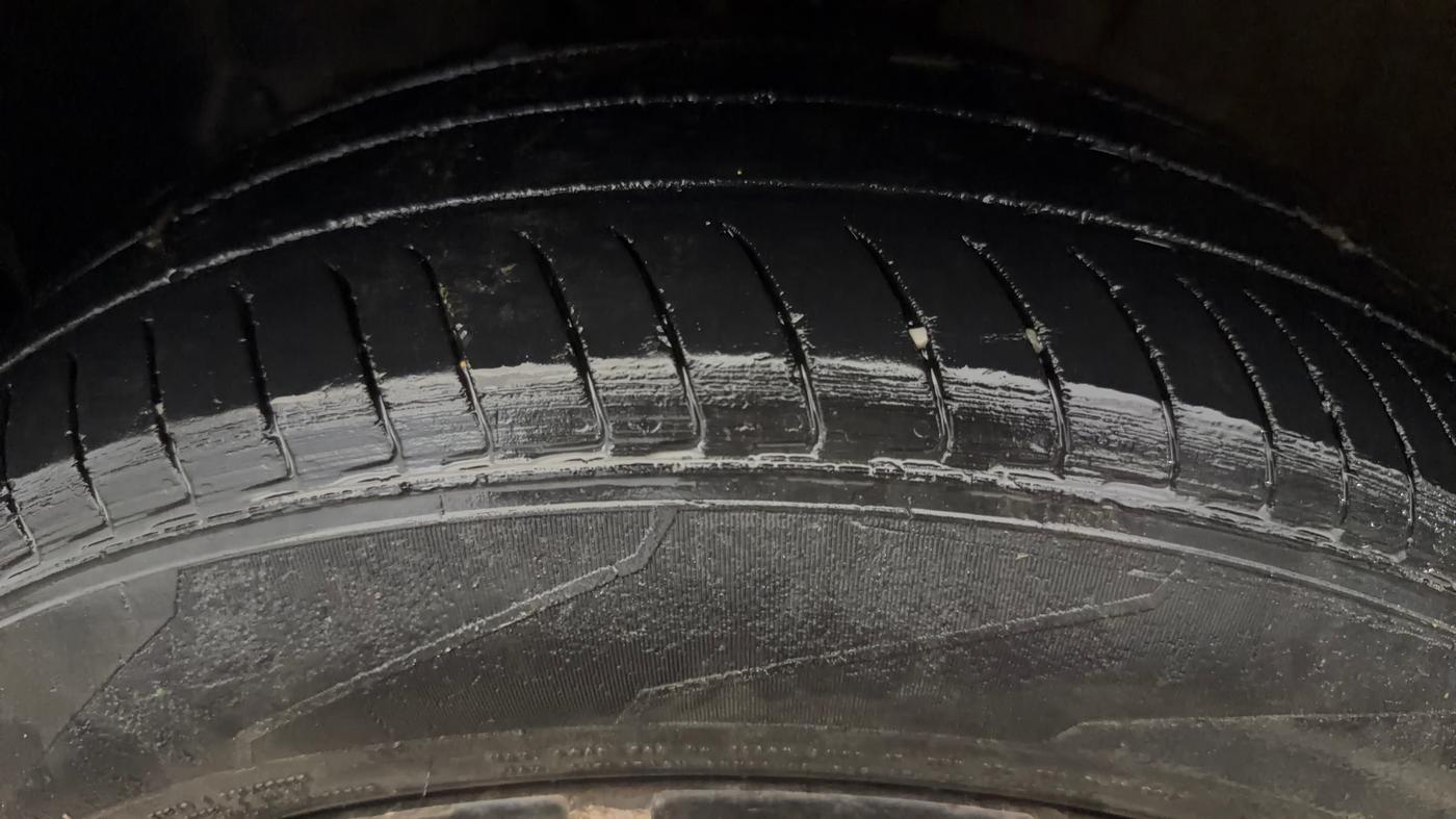 2019 Maruti IGNIS SIGMA 1.2, CNG, Manual, 71,121 km, Left Front Tyre Tread