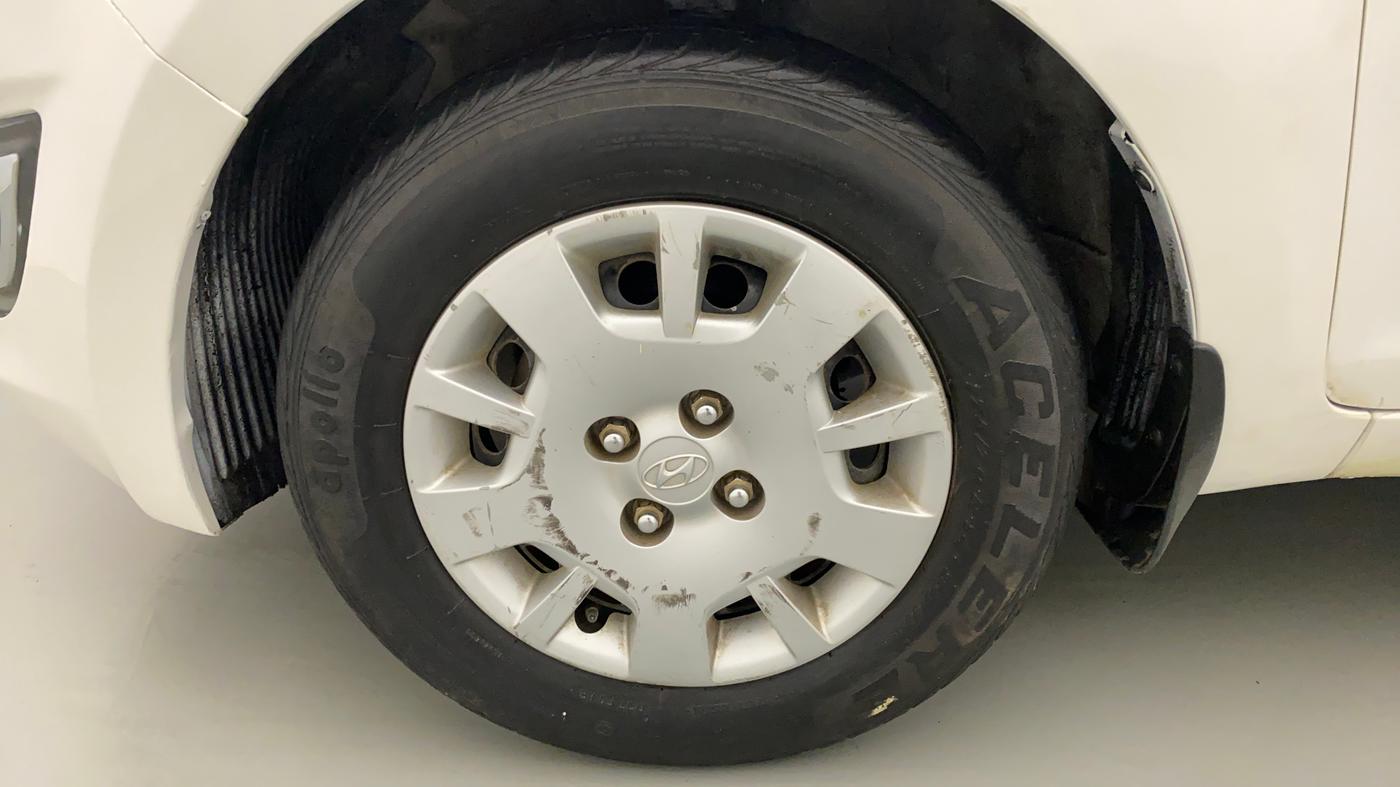 2013 Hyundai i20 MAGNA 1.2, Petrol, Manual, 29,598 km, Left Front Wheel