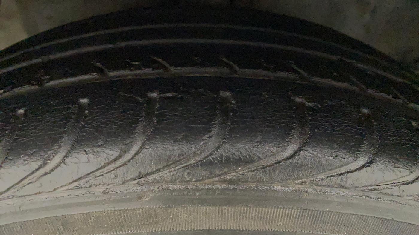 2013 Hyundai i20 MAGNA 1.2, Petrol, Manual, 29,598 km, Left Front Tyre Tread