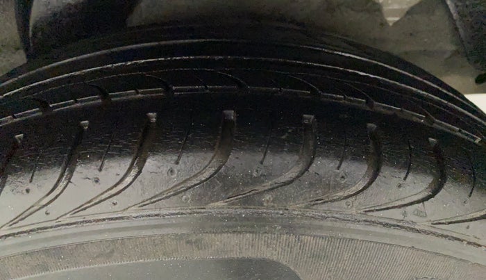 2013 Hyundai i20 MAGNA 1.2, Petrol, Manual, 29,598 km, Left Rear Tyre Tread