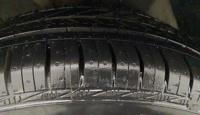 2013 Hyundai i20 MAGNA 1.2, Petrol, Manual, 29,598 km, Right Front Tyre Tread