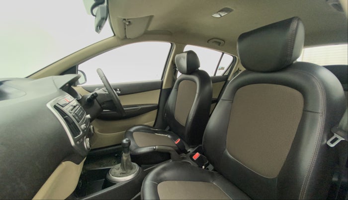 2013 Hyundai i20 MAGNA 1.2, Petrol, Manual, 29,598 km, Right Side Front Door Cabin