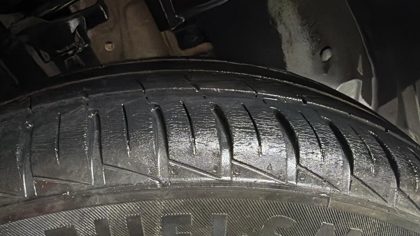 2021 Renault Kwid STD, Petrol, Manual, 21,215 km, Right Front Tyre Tread