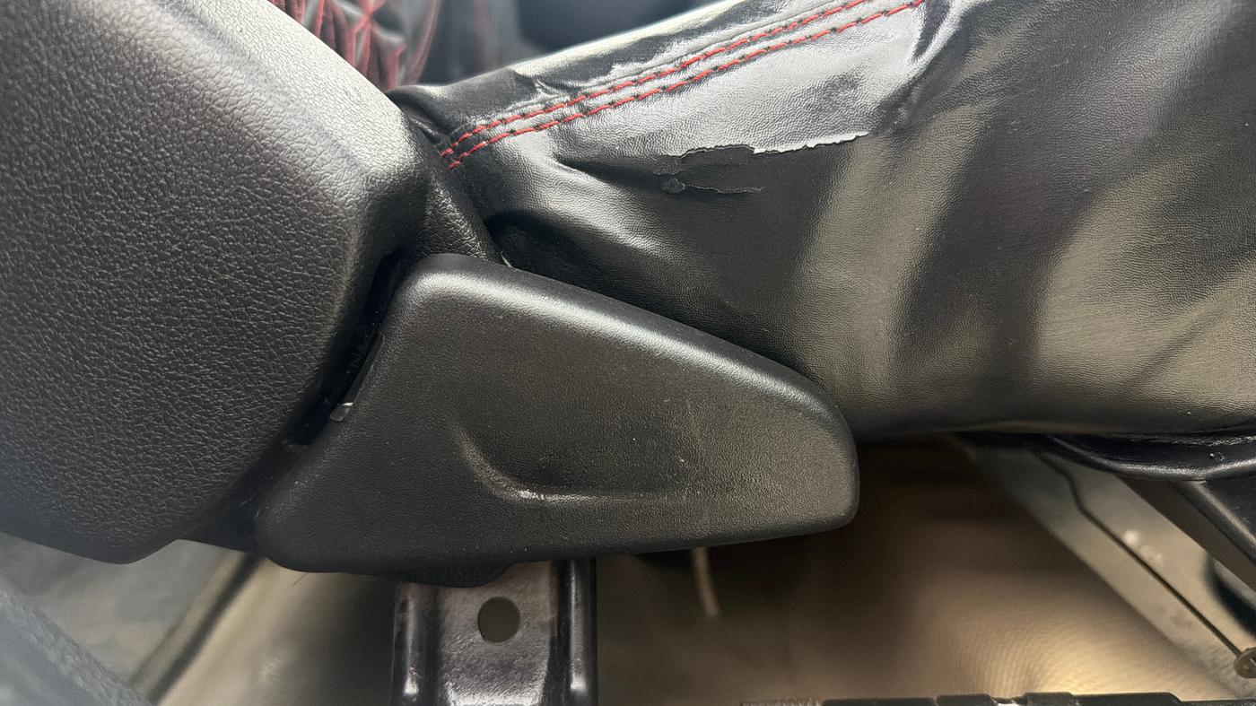 2021 Renault Kwid STD, Petrol, Manual, 21,215 km, Driver Side Adjustment Panel