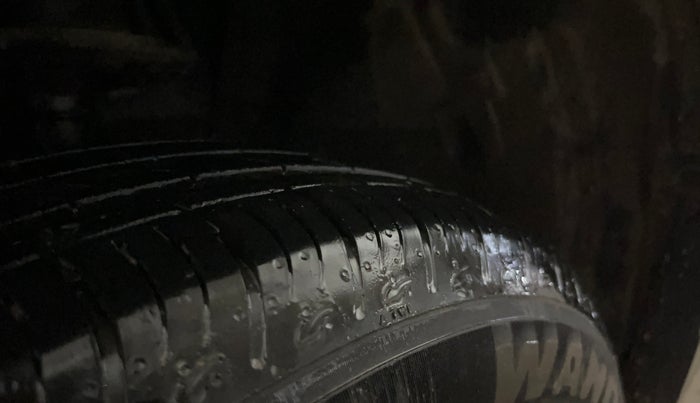 2022 Maruti BREZZA ZXI + SMART HYBRID DUAL TONE, Petrol, Manual, 50,627 km, Left Front Tyre Tread