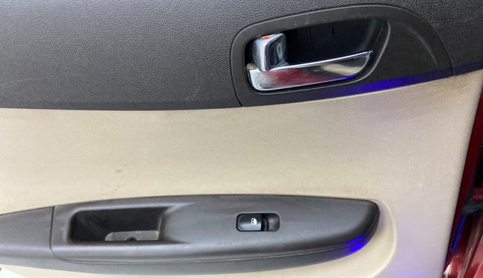 2013 Hyundai i20 ASTA 1.2, Petrol, Manual, 74,390 km, Left rear window switch / handle - Switch/handle not functional