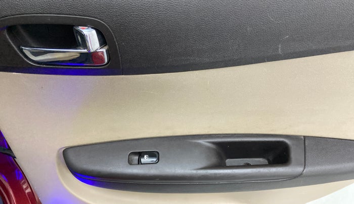 2013 Hyundai i20 ASTA 1.2, Petrol, Manual, 74,390 km, Right rear window switch / handle - Switch/handle not functional
