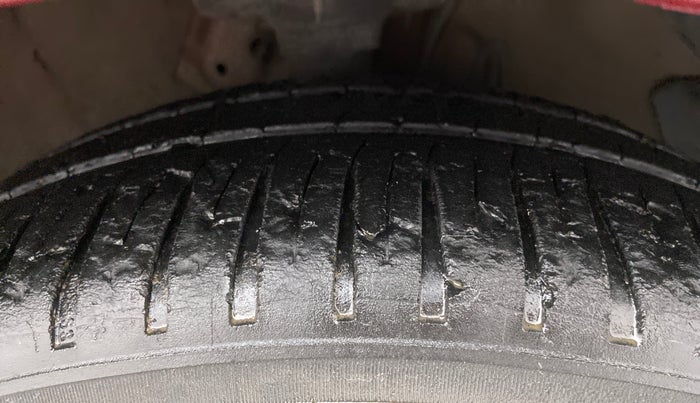 2013 Hyundai i20 ASTA 1.2, Petrol, Manual, 74,390 km, Right Front Tyre Tread