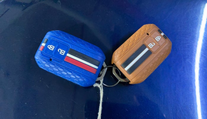 2023 Maruti Baleno ALPHA PETROL 1.2, Petrol, Manual, 19,866 km, Key Close Up