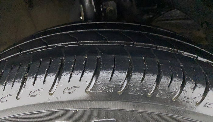 2021 Maruti Baleno DELTA PETROL 1.2, Petrol, Manual, 33,850 km, Right Front Tyre Tread