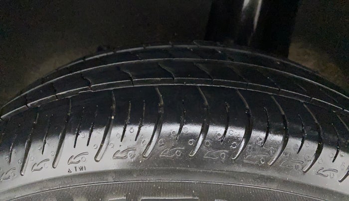 2021 Maruti Baleno DELTA PETROL 1.2, Petrol, Manual, 33,850 km, Left Rear Tyre Tread