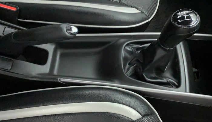 2021 Maruti Baleno DELTA PETROL 1.2, Petrol, Manual, 33,850 km, Gear Lever
