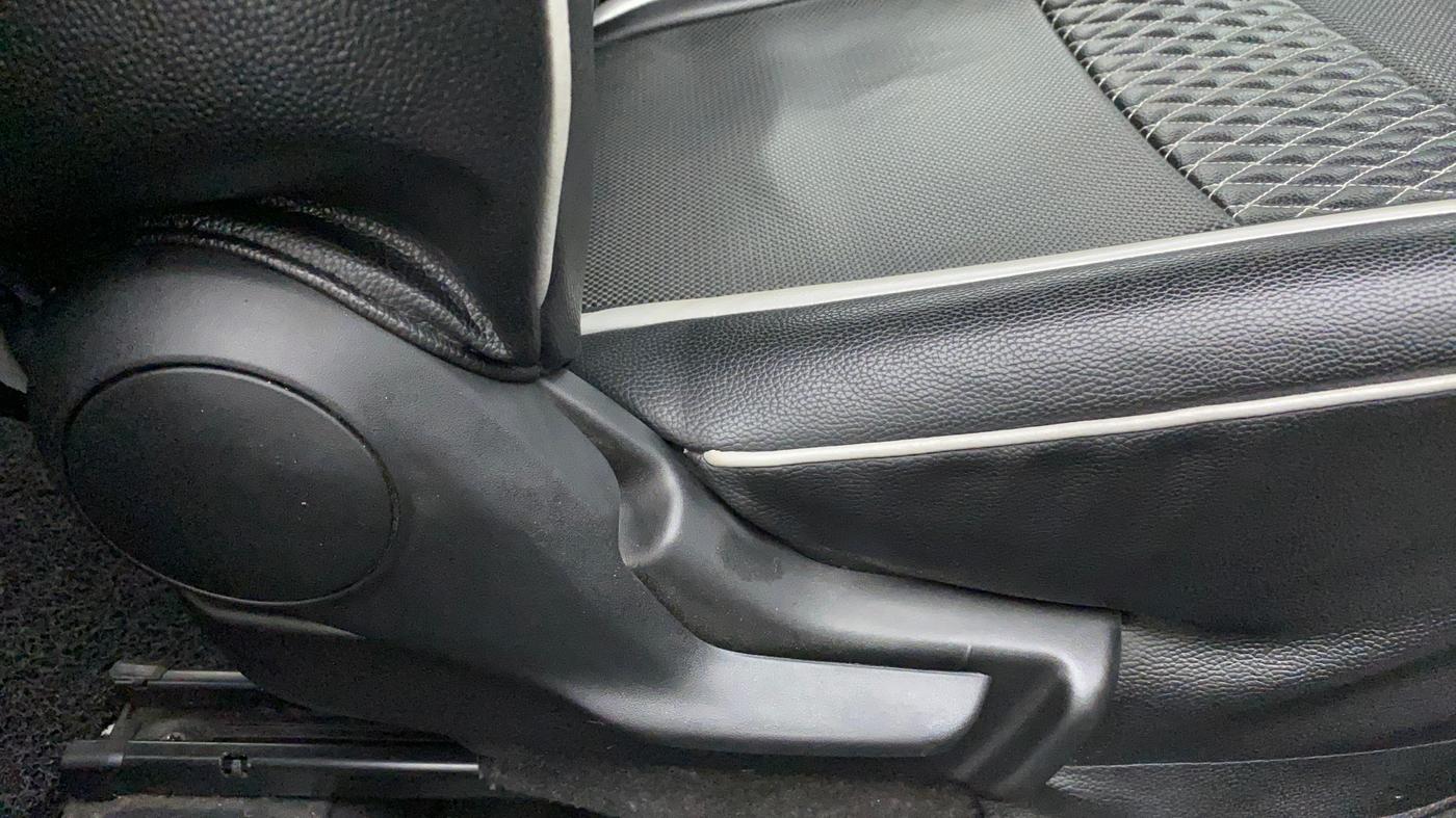 2021 Maruti Baleno DELTA PETROL 1.2, Petrol, Manual, 33,850 km, Driver Side Adjustment Panel