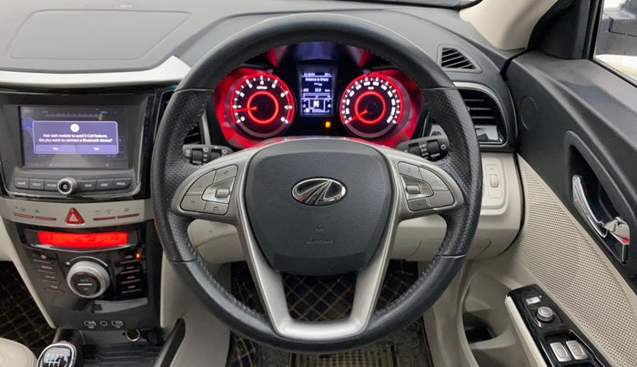 2022 Mahindra XUV300 W8 (O) 1.2 PETROL, Petrol, Manual, 36,250 km, Steering Wheel Close Up