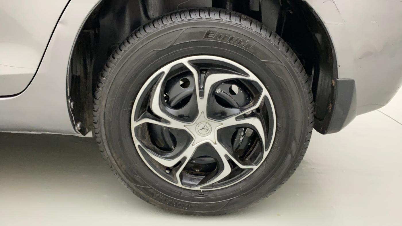 2014 Maruti Swift Dzire LXI, Petrol, Manual, 46,519 km, Left Rear Wheel
