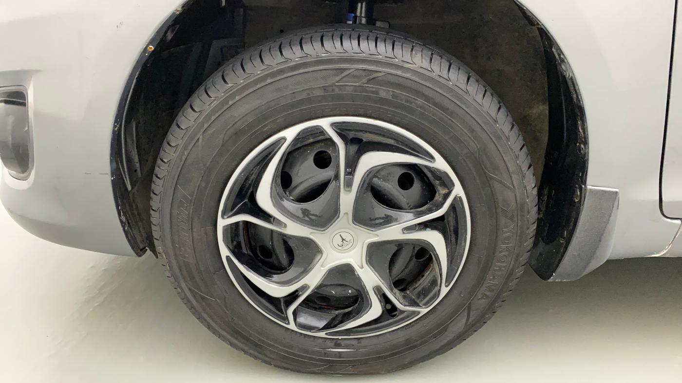 2014 Maruti Swift Dzire LXI, Petrol, Manual, 46,519 km, Left Front Wheel