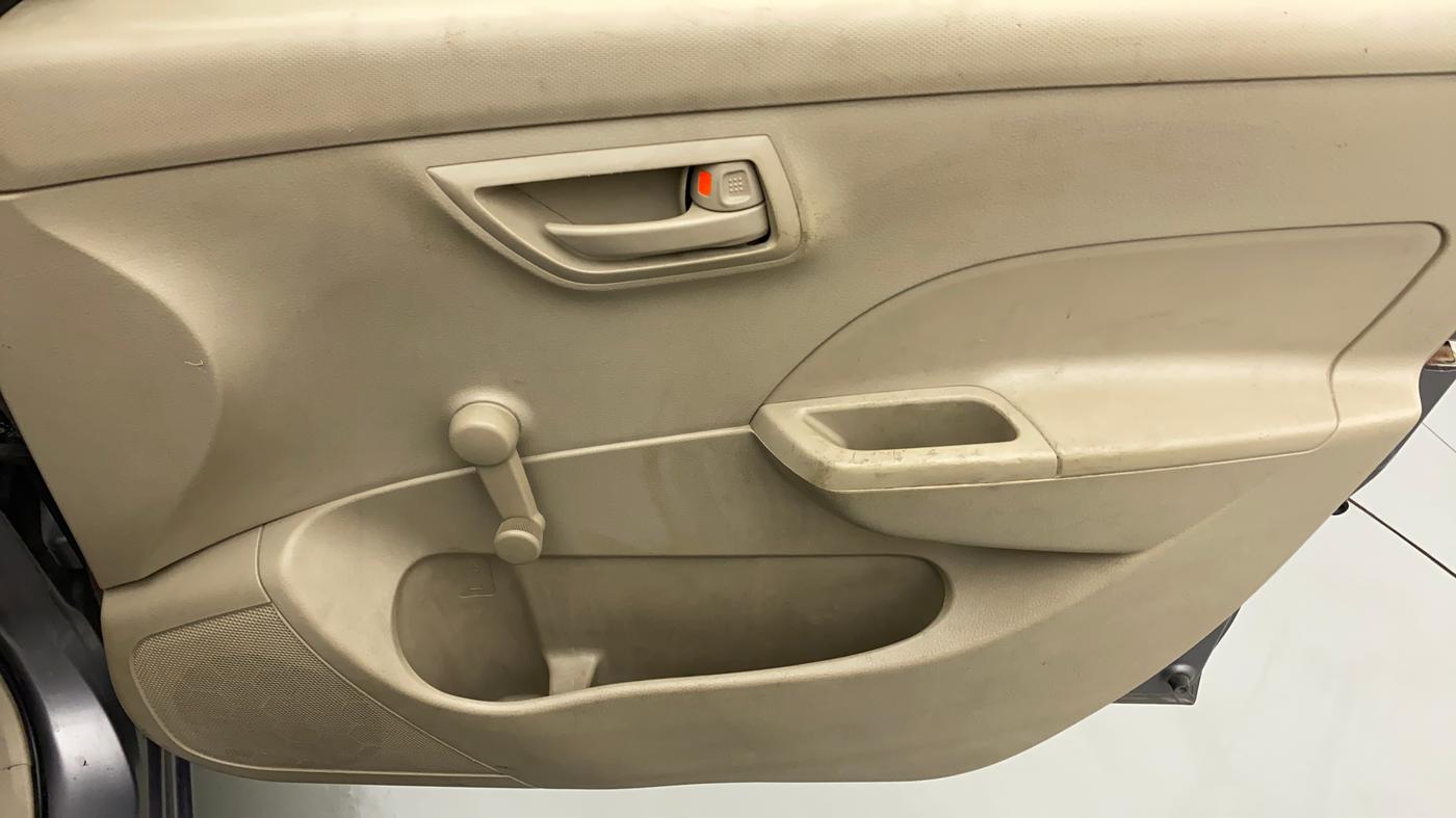 2014 Maruti Swift Dzire LXI, Petrol, Manual, 46,519 km, Driver Side Door Panels Control