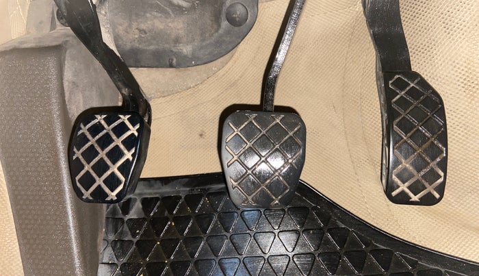 2016 Volkswagen Vento HIGHLINE 1.6 MPI, Petrol, Manual, 88,515 km, Pedals