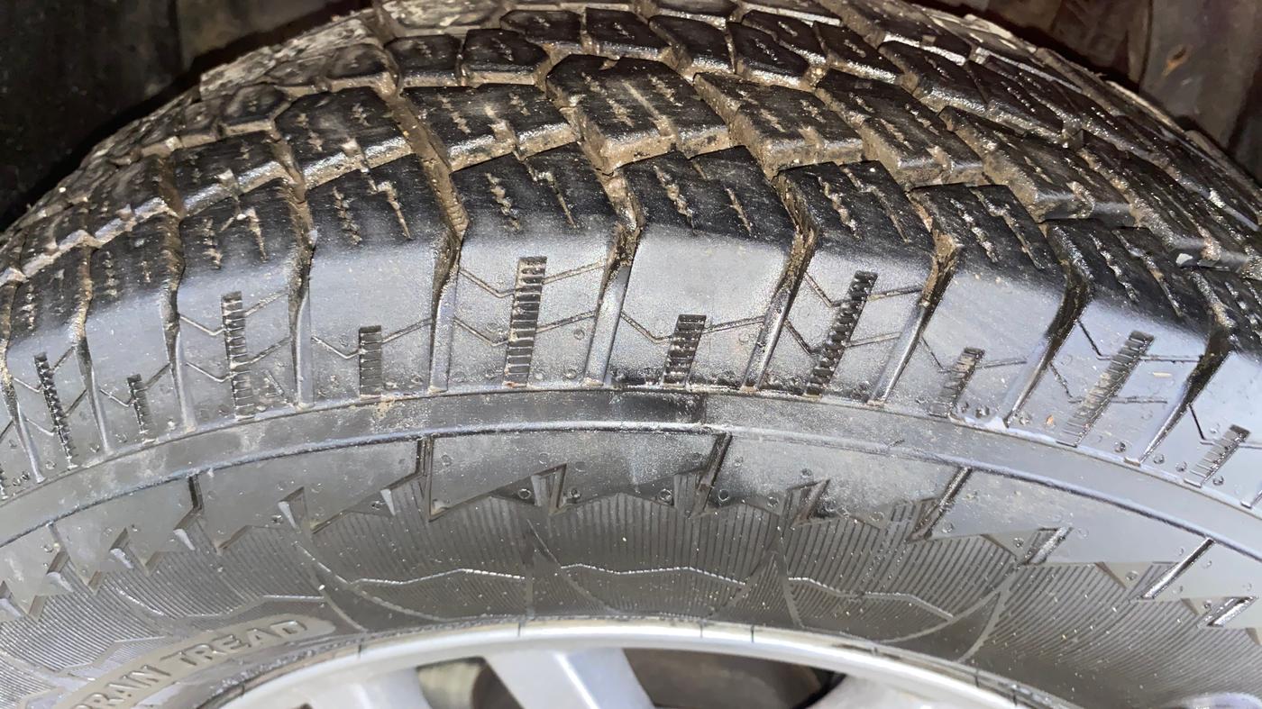 2018 Mahindra TUV300 T10, Diesel, Manual, 63,280 km, Left Front Tyre Tread