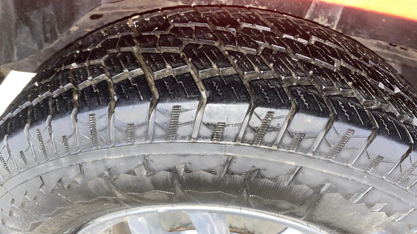 2018 Mahindra TUV300 T10, Diesel, Manual, 63,280 km, Right Rear Tyre Tread