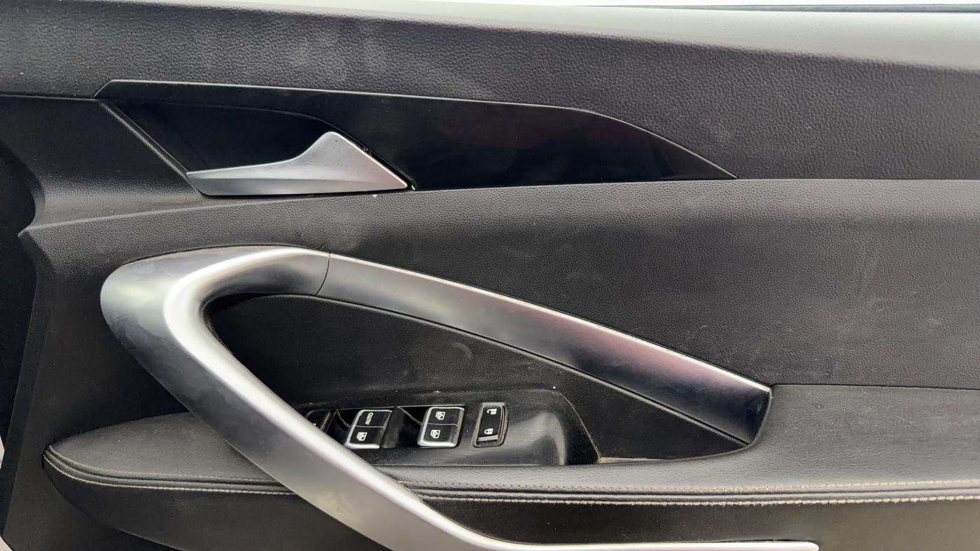 2019 MG HECTOR SHARP HYBRID 1.5 PETROL, Petrol, Manual, 61,573 km, Driver Side Door Panels Control