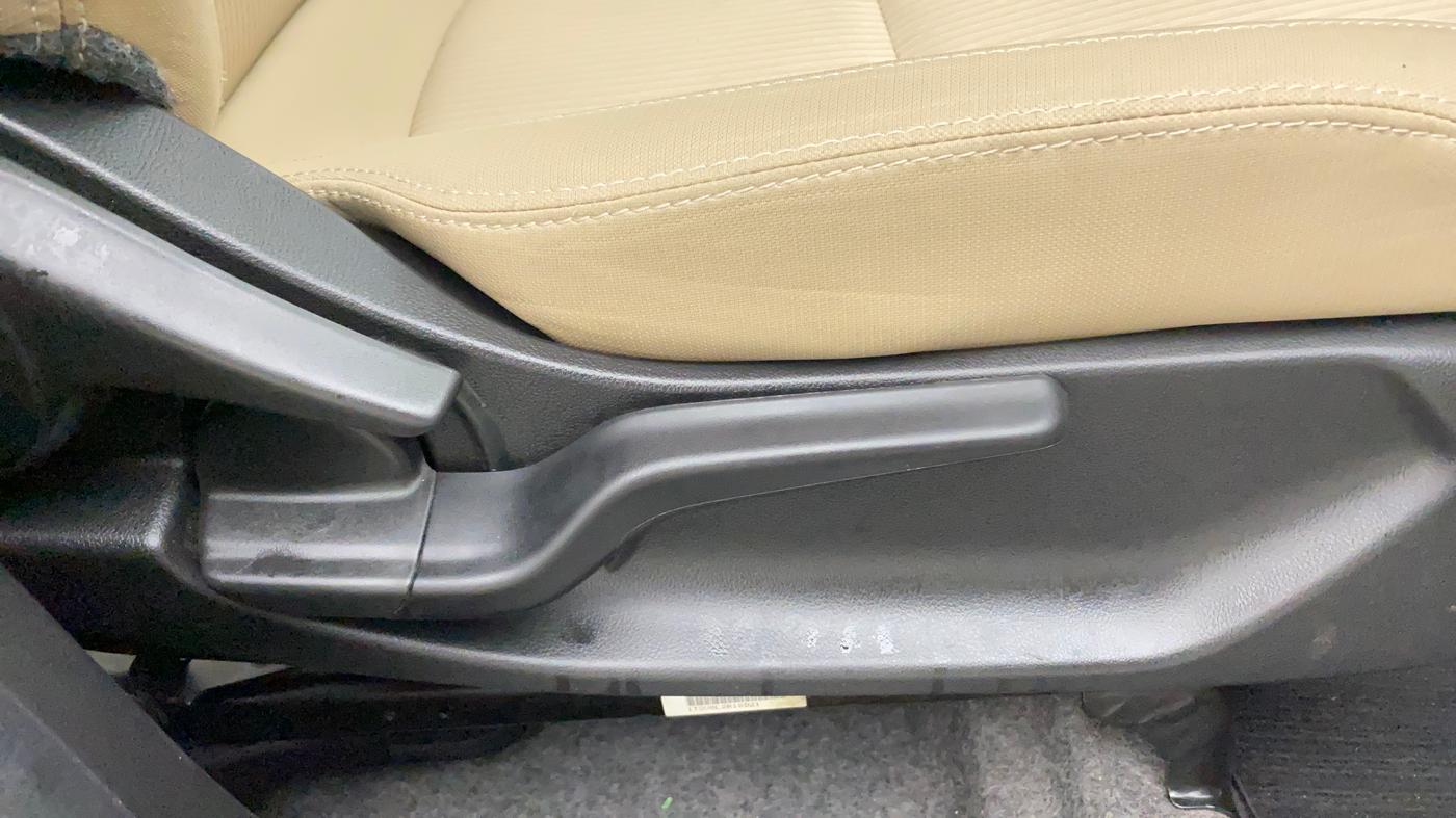 2022 Honda Amaze 1.2L I-VTEC VX, Petrol, Manual, 9,377 km, Driver Side Adjustment Panel