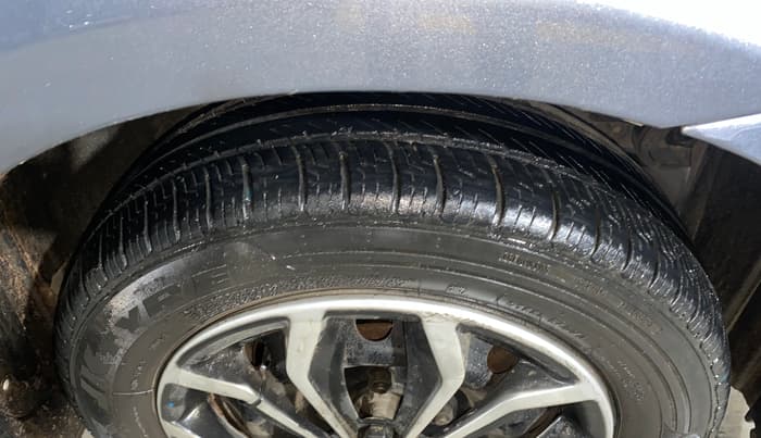 2013 Toyota Etios Liva GD, Diesel, Manual, 75,462 km, Right Front Tyre Tread