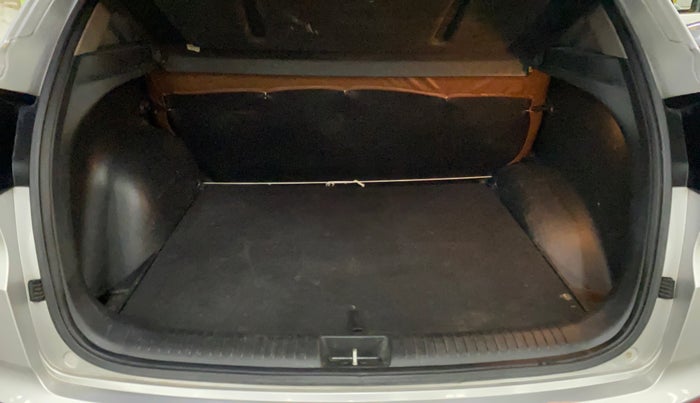 2016 Hyundai Creta S 1.4 DIESEL, Diesel, Manual, 89,967 km, Boot Inside