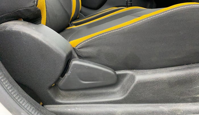 2023 Renault Kwid CLIMBER MT 1.0, Petrol, Manual, 3,688 km, Driver Side Adjustment Panel