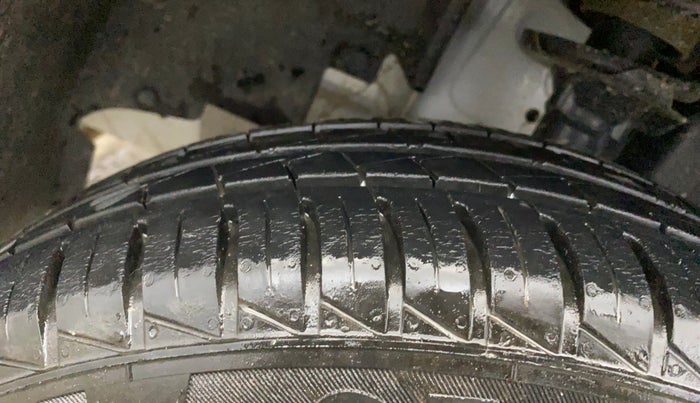 2023 Renault Kwid CLIMBER MT 1.0, Petrol, Manual, 3,688 km, Left Front Tyre Tread